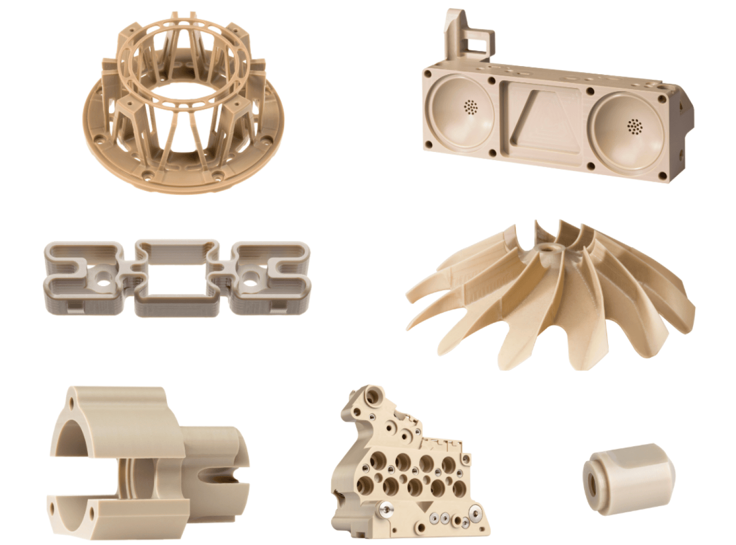 Eine Sammlung von sechs beigen, kompliziert geformten 3D-gedruckten Kunststoff- oder Polymerteilen, jedes mit einzigartigen geometrischen Mustern und mechanischen Merkmalen, die auf einem weißen Hintergrund dargestellt sind.